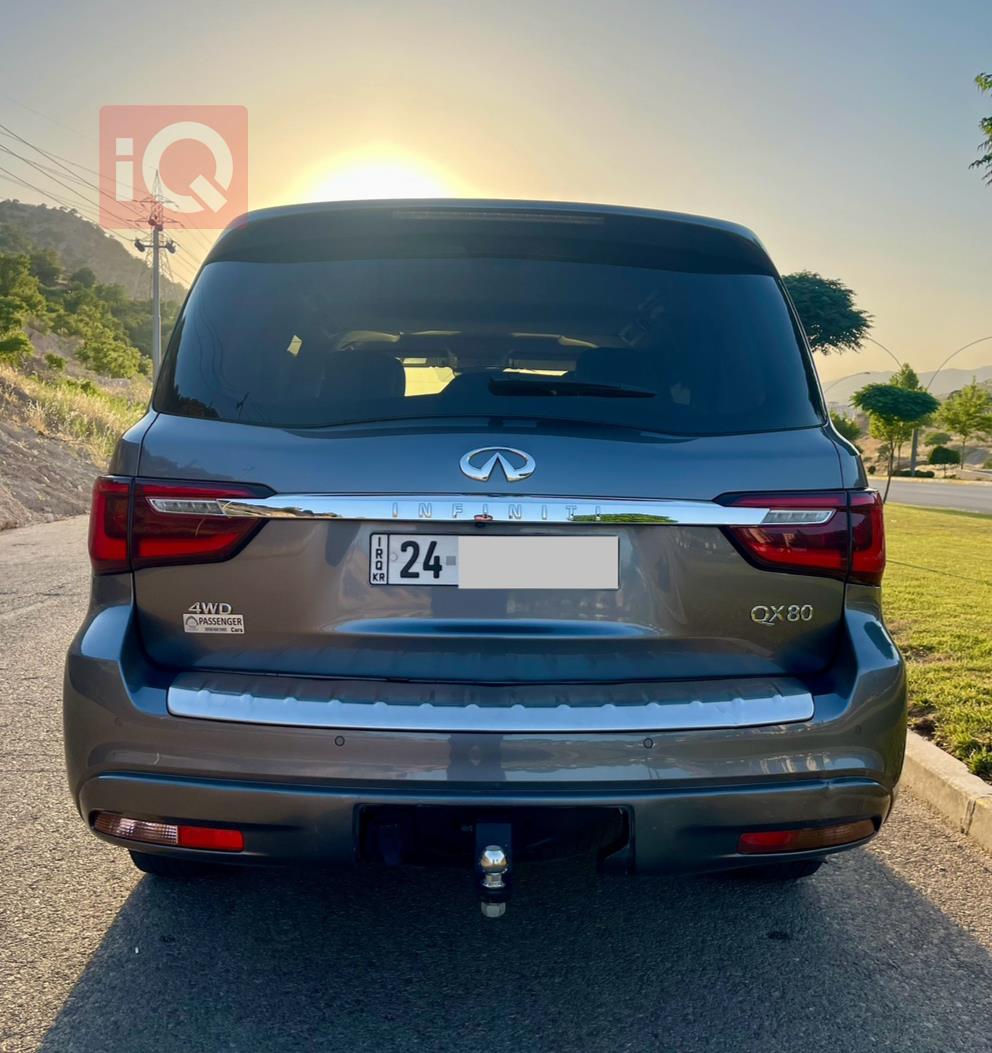 Infiniti QX80